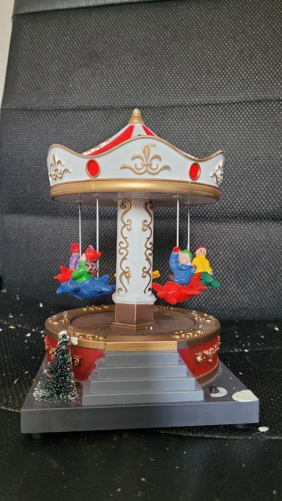 kerstdorp carrousel vliegtuigjes wit, Diversen, Kerst, Zo goed als nieuw, Ophalen of Verzenden