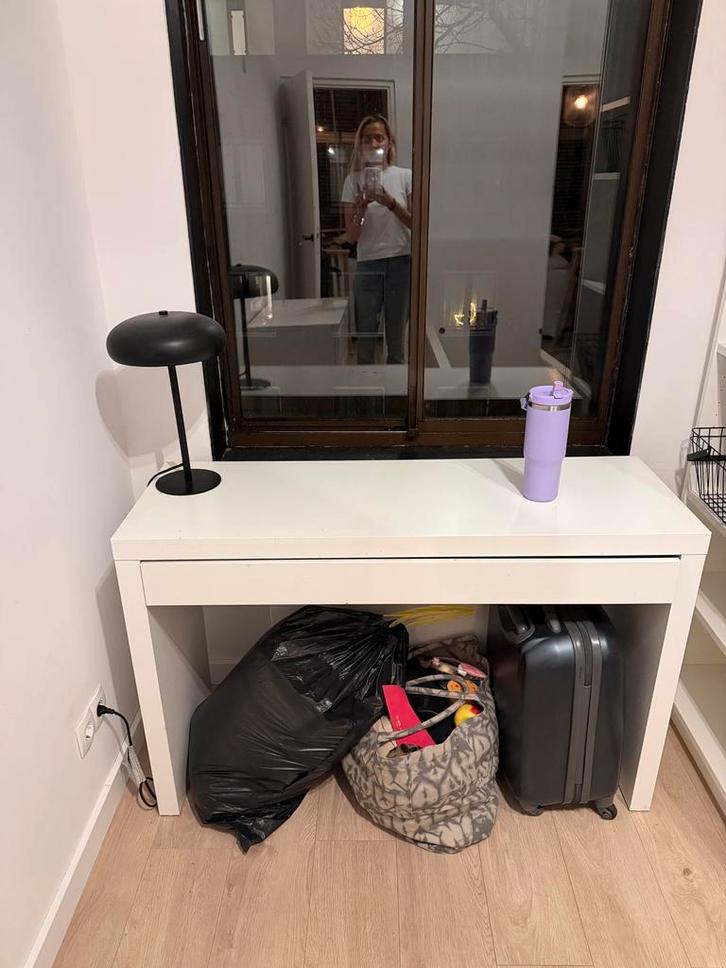 Ikea Malm Bureau - Wit, Huis en Inrichting, Tafels | Kaptafels, Gebruikt, Minder dan 100 cm, 100 tot 150 cm, Hout, Ophalen of Verzenden