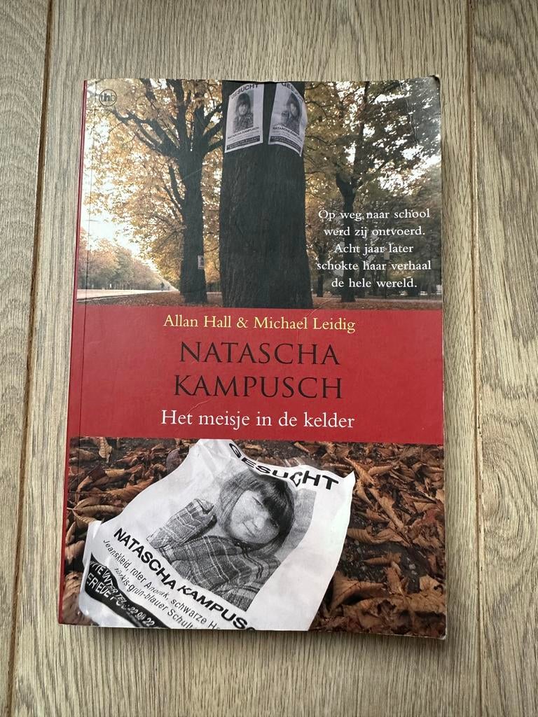 A. Hall - Natascha Kampusch, Ophalen of Verzenden, Zo goed als nieuw, A. Hall; M. Leidig