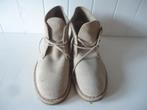 1x paar beige Clarks desert boots, Europese maat 46, Ophalen, Overige kleuren, Boots, Clarks