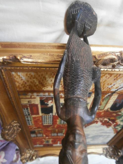 Mooi houtsnijwerkje van een Afrikaanse dame, Antiek en Kunst, Kunst | Beelden en Houtsnijwerken, Ophalen