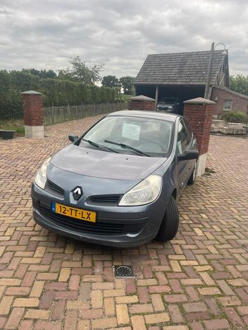 Renault clio 2007 niet van een oud omaatje geweest beschikbaar voor biedingen