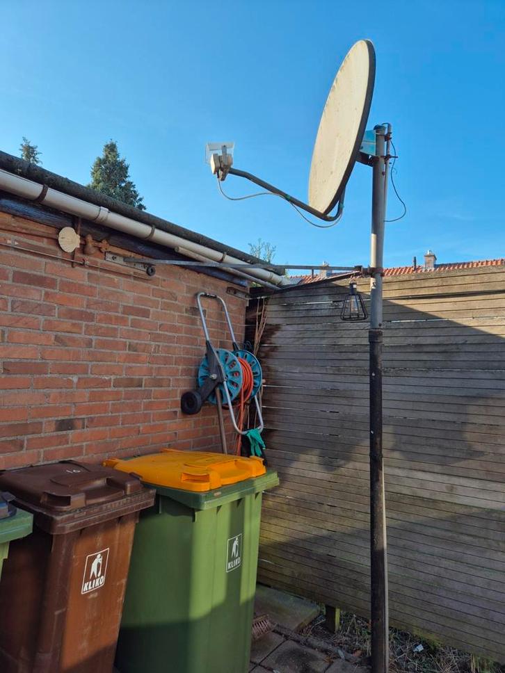 Satelliet Schotel met Paal, Audio, Tv en Foto, Schotelantennes, Gebruikt, (Schotel)antenne, Overige merken, Ophalen