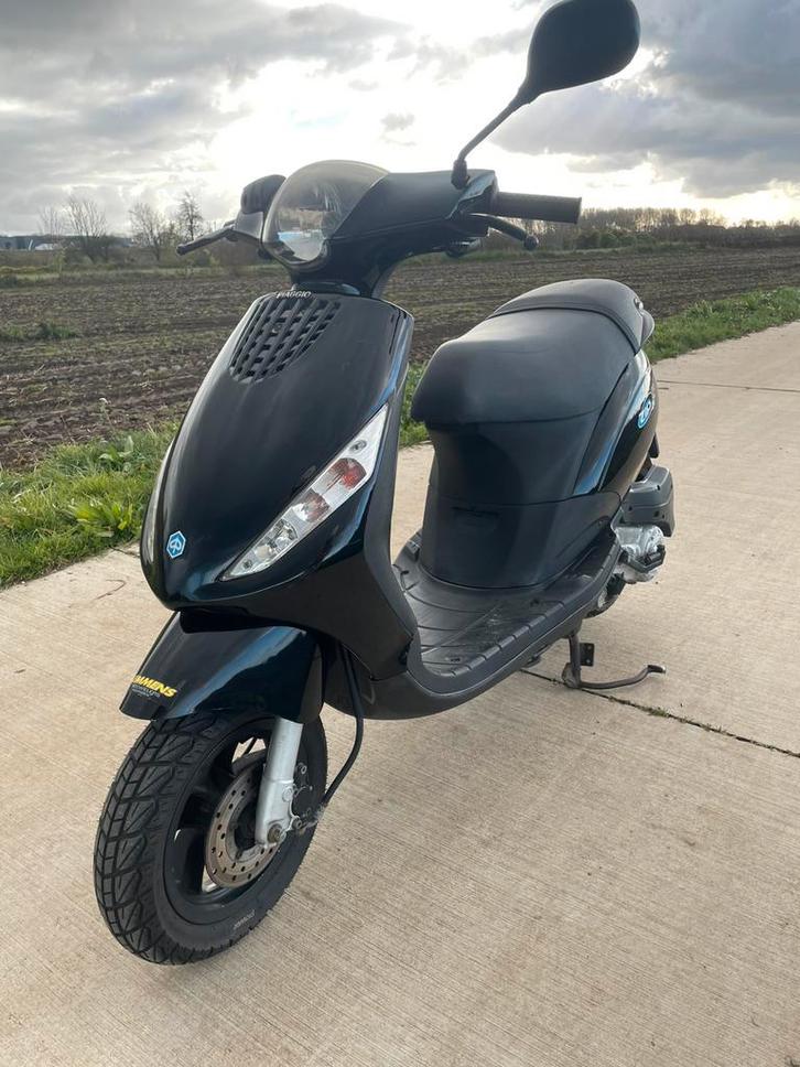 Piaggio Zip, Fietsen en Brommers, Scooters | Piaggio, Zo goed als nieuw, Zip, Benzine, Ophalen