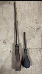 2 antieke schroevendraaiers met houten handvat, Ophalen