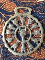 Zeldzaam antiek Engels kleppermannetje met paarden 9,3 cm.