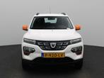 Dacia Spring Comfort Plus 27 kWh 45PK | Navigatie | Achterui, Auto's, Dacia, Stof, Gebruikt, 8 €/maand, Wit