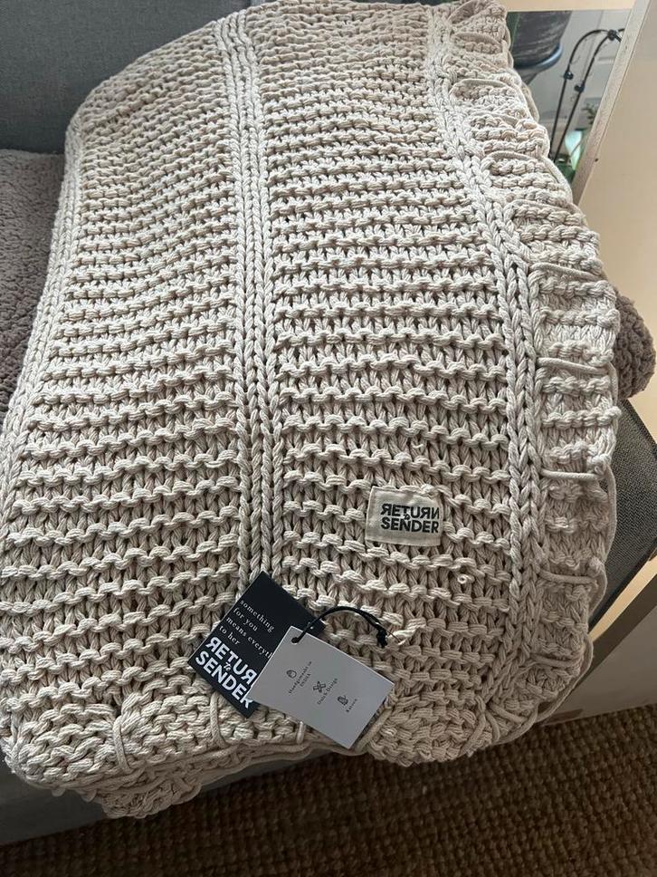 Return to Sender Plaid - Nieuw met kaartjes!, Huis en Inrichting, Woonaccessoires | Plaids en Woondekens, Nieuw, Ophalen of Verzenden