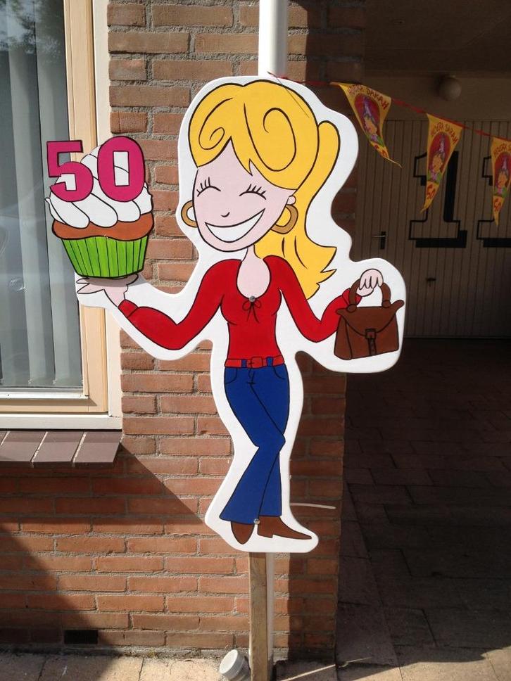 hippe sarah sara 50 jaar bord voor in tuin verjaardag feest, Hobby en Vrije tijd, Feestartikelen | Verhuur, Nieuw, Abraham of Sarah