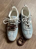 Nieuw! Lichtblauwe sneakers met bruine zool maat 37, Blauw, Findlay, Nieuw, Ophalen of Verzenden