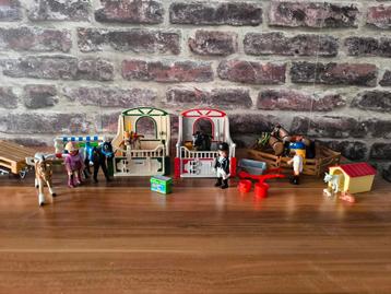 Playmobil 2 paardenboxen met 6 paarden  beschikbaar voor biedingen
