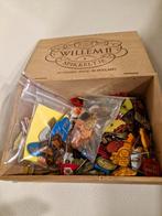 Partij Vintage Speldjes Collectie in Willem II Sigarenkistje, Verzamelen, Speldjes, Pins en Buttons, Ophalen of Verzenden, Gebruikt