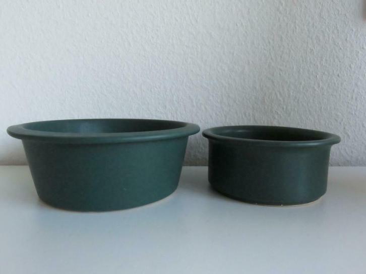 2 Lage groene bloempotten voor Oasis steekschuim kerststukje, Tuin en Terras, Bloempotten, Zo goed als nieuw, Aardewerk, Binnen