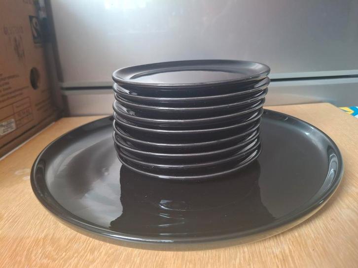 Gebakstel met 9 bordjes zwart, Huis en Inrichting, Keuken | Servies, Gebruikt, Bord(en), Effen, Ophalen of Verzenden
