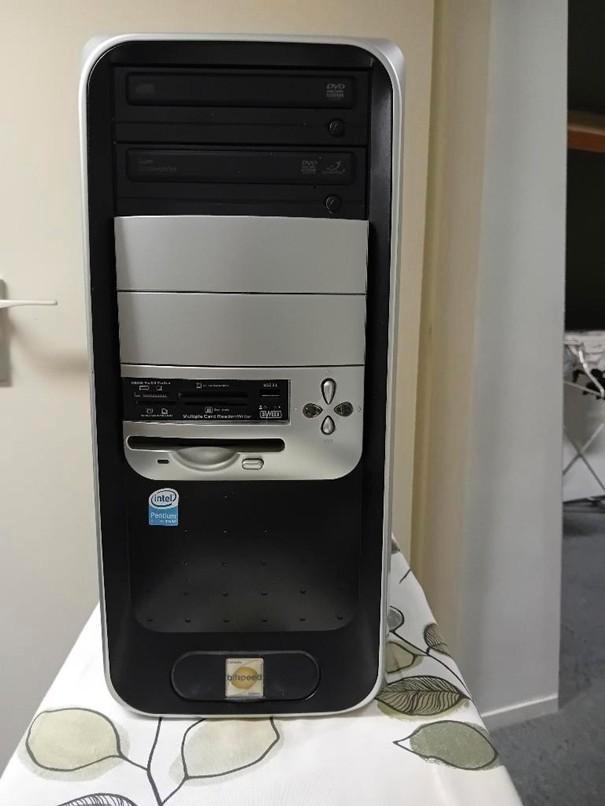 Computer/Desktop DEFECT, Computers en Software, Desktop Pc's, Niet werkend, Onbekend, Minder dan 4 GB, Ophalen of Verzenden