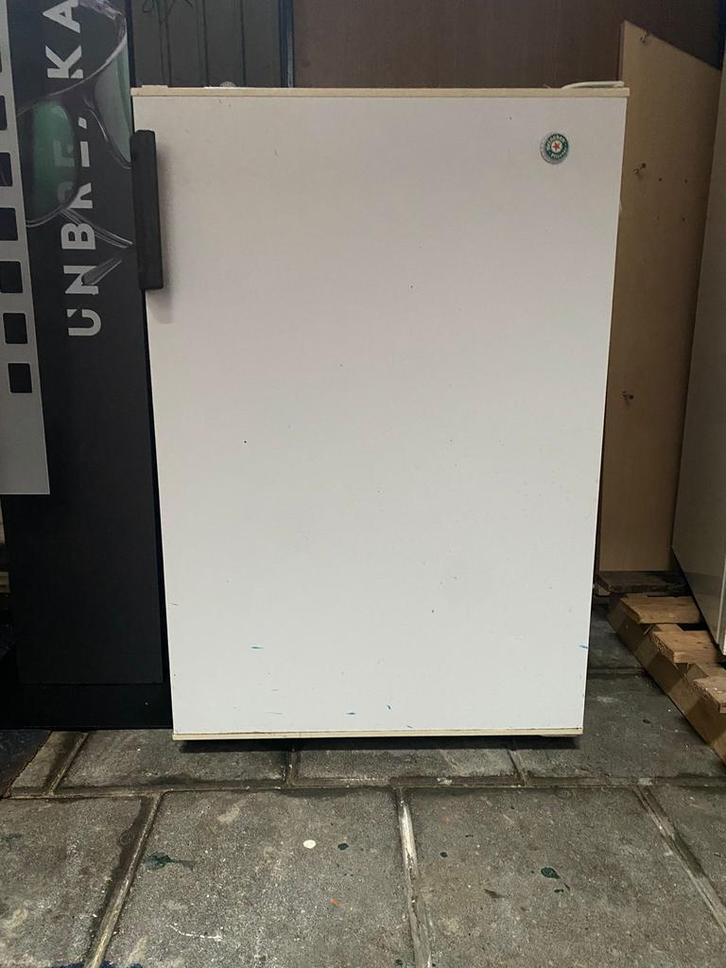 Koelkast, Witgoed en Apparatuur, Koelkasten en IJskasten, Gebruikt, Met vriesvak, Minder dan 75 liter, Minder dan 85 cm, 45 tot 60 cm