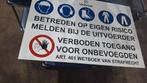 Bord Betreden op eigen Risico, Ophalen, Reclamebord, Industriepark 2a 9351PA leek, Nieuw