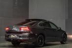 Volkswagen Passat 1.5 TSI Highline | Pano | Automaat | Trekh, Auto's, 65 €/maand, 4 cilinders, 150 pk, Bedrijf