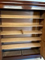 Grote mahonie 2 deurskast, Ophalen