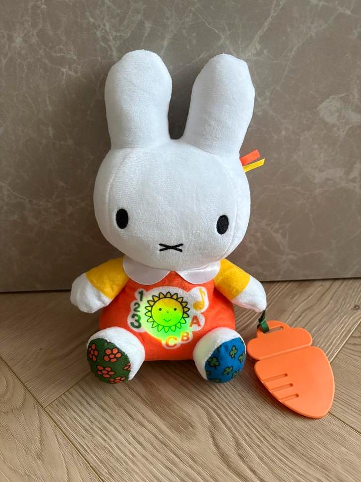 Nijntje Clementoni Pratende Knuffel, Kinderen en Baby's, Speelgoed | Babyspeelgoed, Zo goed als nieuw, Overige typen, Met licht