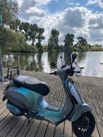 Unieke Vespa Sprint 50 Custom  Opaco Aqua Chameleon, Fietsen en Brommers, Scooters | Vespa, Ophalen, Zo goed als nieuw, Overige modellen