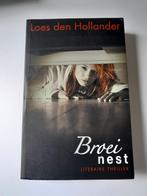 Loes den Hollander - Broeinest, Loes den Hollander, Ophalen of Verzenden, Zo goed als nieuw, Nederland