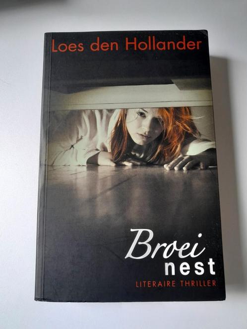 Loes den Hollander - Broeinest, Boeken, Thrillers, Zo goed als nieuw, Nederland, Ophalen of Verzenden