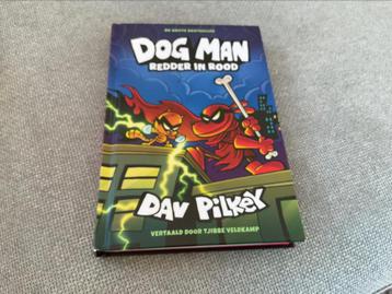 Dog man redder in rood. dav Pilkey beschikbaar voor biedingen