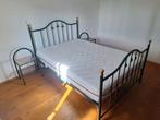 Stalen bed 140x200 + nieuwe matras + nachtkastjes, Ophalen
