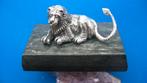 Zilveren leeuw miniatuur als Press papier op marmeren voet, Antiek en Kunst, Verzenden, Zilver