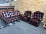 Chesterfield bank en twee fauteuils, Huis en Inrichting, Ophalen, Gebruikt, Leer, Klassieke, statige meubelstijl van Engelse oorsprong