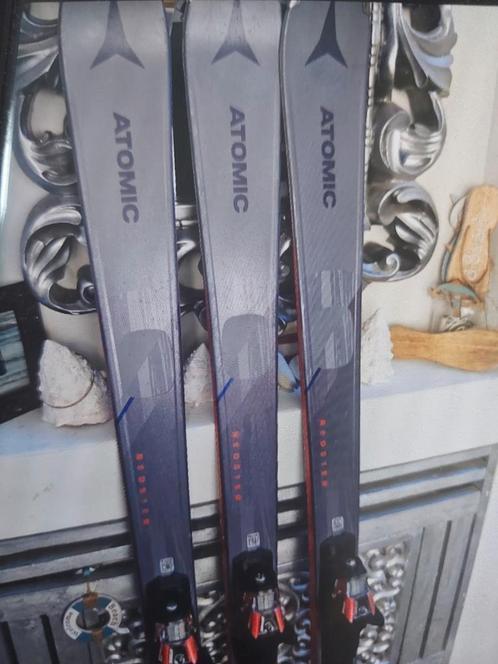 2023/24 ATOMIC REDSTER QTI REVOSHOCK ALL SNEEUW TI WOODCORE, Sport en Fitness, Skiën en Langlaufen, Zo goed als nieuw, Ski's, Skiën
