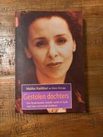Gestolen Dochters - Malika Kaddour, Ophalen of Verzenden, Zo goed als nieuw, Nederland