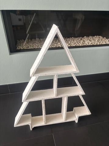 2 witte houten kerstbomen 60cm hoog, samen € 20,00 beschikbaar voor biedingen
