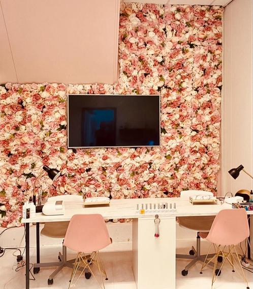 Stijlvolle nageltafel set EVT inclusief bloemenwand & lampen, Antiek en Kunst, Antiek | Meubels | Tafels, Ophalen