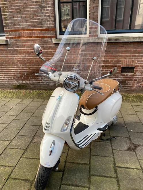 Witte vespa primavera, Fietsen en Brommers, Scooters | Vespa, Gebruikt, Overige modellen, Ophalen