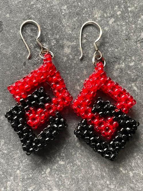 Oorbellen oorhangers zilver 925 en zwart en rode kralen, Sieraden, Tassen en Uiterlijk, Oorbellen, Nieuw, Hangers, Zilver, Rood