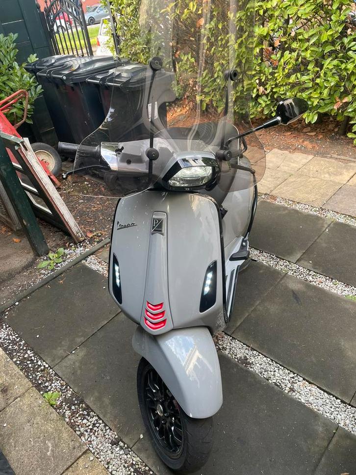 Vespa sprint 2018, Fietsen en Brommers, Scooters | Vespa, Gebruikt, Vespa S, Maximaal 25 km/u, Benzine, Ophalen