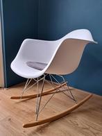 RAR schommelstoel (Eames replica), Huis en Inrichting, Ophalen, Wit, Zo goed als nieuw, Metaal