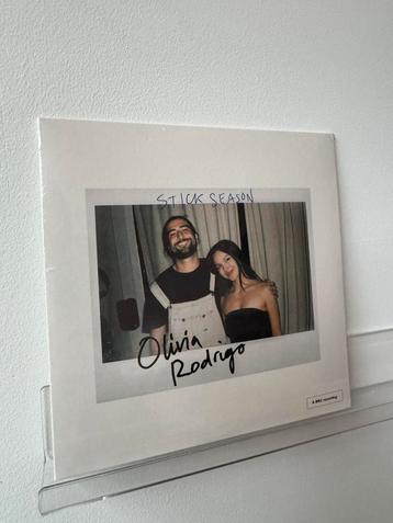 Olivia Rodrigo & Noah Kahan - Stick Season - Single Green beschikbaar voor biedingen