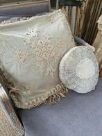 antiek LICHTBLAUW/CREME KLEEDJE ter decoratie, Antiek en Kunst, Ophalen of Verzenden
