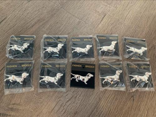 Partij 10 stuks broches teckel, Sieraden, Tassen en Uiterlijk, Broches, Nieuw, Overige materialen, Overige kleuren, Ophalen of Verzenden
