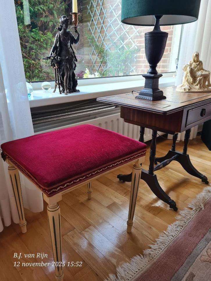 Krukje Louis Seize, Antiek en Kunst, Antiek | Meubels | Stoelen en Banken, Ophalen