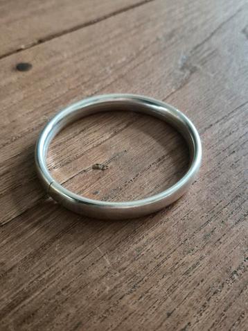 Zilveren slavenarmband 125 beschikbaar voor biedingen