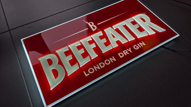 BEEFEATER GIN LED Lichtreclame, Verzamelen, Merken en Reclamevoorwerpen, Zo goed als nieuw, Lichtbak of (neon) lamp, Ophalen of Verzenden