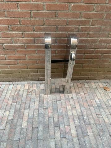Rvs mastvoet  zware uitvoering  beschikbaar voor biedingen