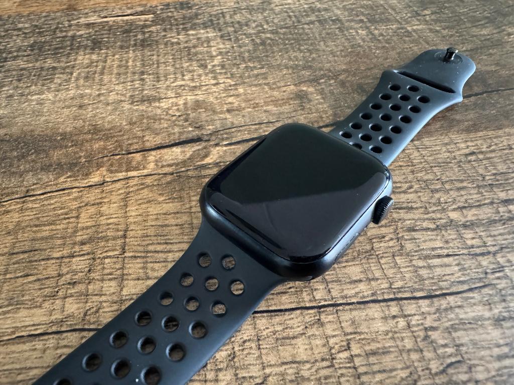 Apple Watch Series 7 - 45mm Nike+ Edition, Sieraden, Tassen en Uiterlijk, Smartwatches, Ophalen, Zwart, IOS, Zo goed als nieuw
