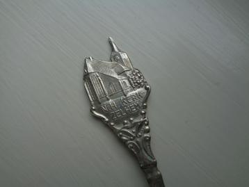 lepeltje ZELHEM NH kerk beschikbaar voor biedingen