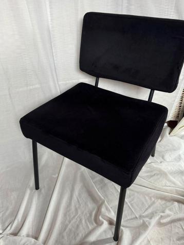 Twee prachtige eetkamerstoelen - Bronx71 beschikbaar voor biedingen