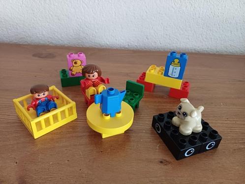 Duplo moeder met baby in box en extra’s, Kinderen en Baby's, Speelgoed | Duplo en Lego, Zo goed als nieuw, Duplo, Complete set